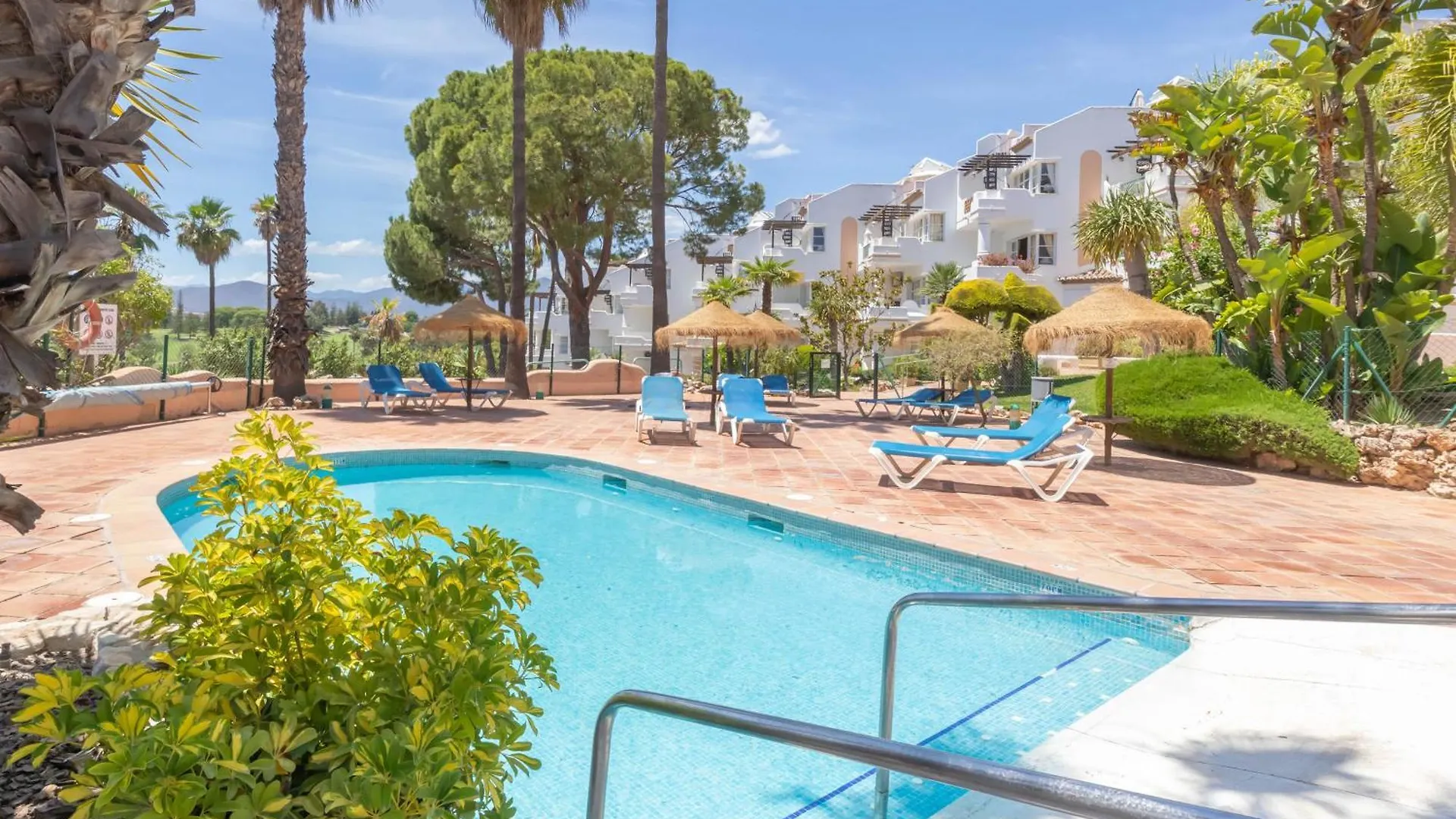 Matchroom Country Club Perla Roja 1 Malaga